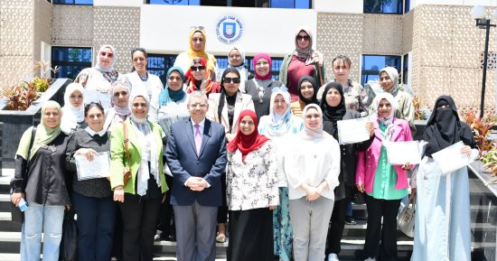 جامعة قناة السويس تكرم خريجيها من الدفعة الأولى لمبادرة "سيدات رائدات"