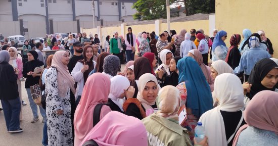طلاب القسم الأدبى يؤدون امتحان النحو اليوم بأزهر سوهاج.. بث مباشر