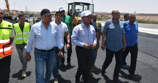 وزير النقل يتفقد جاهزية محور بديل خزان أسوان تمهيدا لافتتاحه.. صور