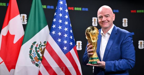 إنفانتينو ساخرا: إيطاليا قد تعود للمشاركة فى كأس العالم بنظام الـ64 فريقا