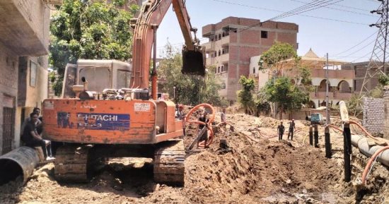 حياة كريمة بالأقصر.. مدينة إسنا تستكمل مشروعات الصرف الصحى.. صور