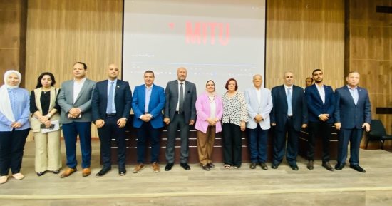 أمين صندوق تطوير التعليم يشهد مناقشة مشروعات تخرج الدفعة الأولى لطلاب الكلية التكنولوجية