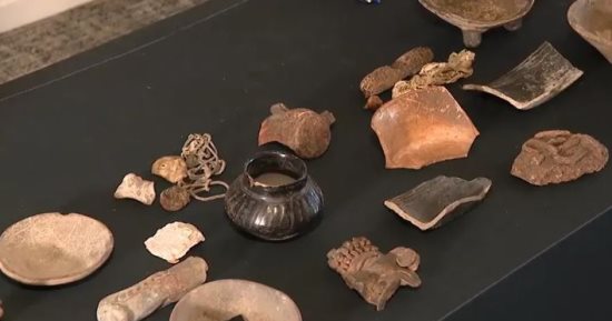 إعادة قطع أثرية يعود تاريخها إلى عام 100 ميلاديا إلى المكسيك