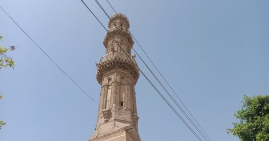 المئذنة العجيبة بالمنيا.. مبنية بالطوب اللبن وعمرها تجاوز 1000 عام وطولها 36 مترا
