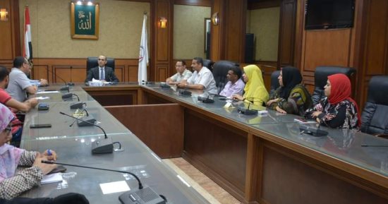 نائب محافظ سوهاج يوجه بسرعة الاستجابة لشكاوى المواطنين وتلقى البلاغات فى العيد