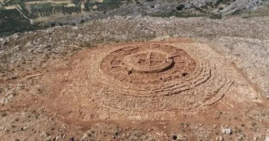 اكتشاف هيكل متاهة يعود تاريخه لـ1700 قبل الميلاد فى اليونان