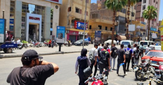 شاهد طلاب الثانوية العامة بالأقصر ينهون امتحان الاقتصاد والإحصاء قبل إجازة العيد
