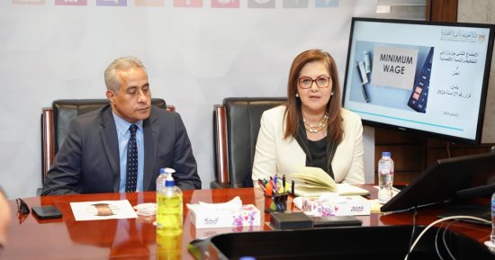 وزيرة التخطيط تلتقي وزير العمل لبحث الملفات المشتركة وآليات تطبيق الحد الأدنى للأجور