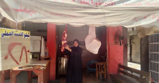 هويدا "إمبراطورة الجملى".. 50 سنة في الجزارة ودخلت السوق في عمر العاشرة