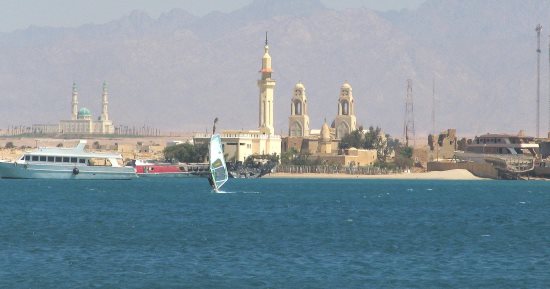 اكتشف مدينة الطور.. هنا مركز السياحة الطبيعية والثقافية في جنوب سيناء