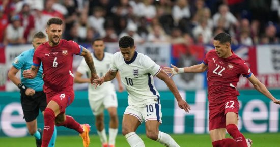 منتخب إنجلترا يحسم شوط أول ضد صربيا بهدف بيلينجهام النارى.. فيديو وصور