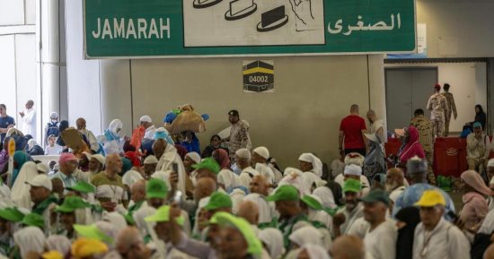 إيقاف تفويج الحجاج إلى الجمرات وقت "الذروة" بسبب ارتفاع الحرارة
