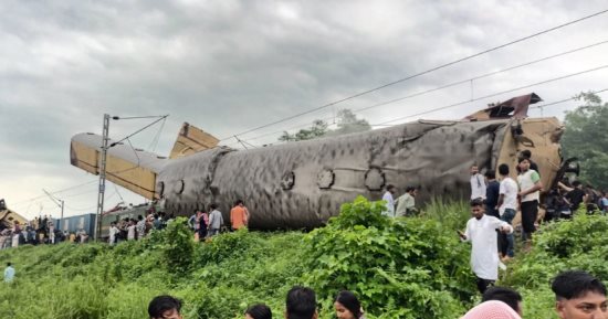الهند: ارتفاع حصيلة ضحايا حادث تصادم قطارين إلى 75 قتيلا ومصابا