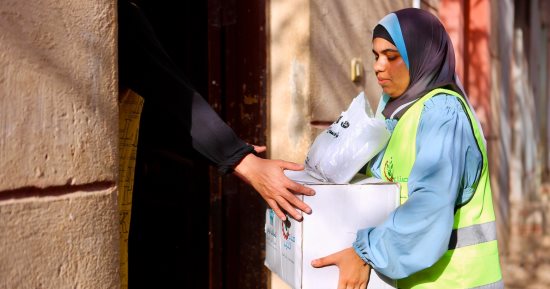 التحالف الوطني للعمل الأهلي "ديلفيرى" الخير.. يواصل جهوده ومد يد العون للأسر الأكثر احتياجا.. يوزع لحوم الأضاحى والمواد الغذائية على الأسر الفقيرة لليوم الثانى من عيد الأضحى المبارك.. و"التوصيل لحد البيت " 
