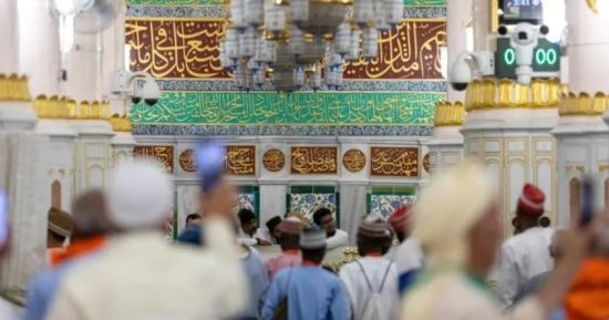 مع وصول الحجاج للمسجد النبوى.. السديس يشدد على الالتزام بجدول زيارات الروضة