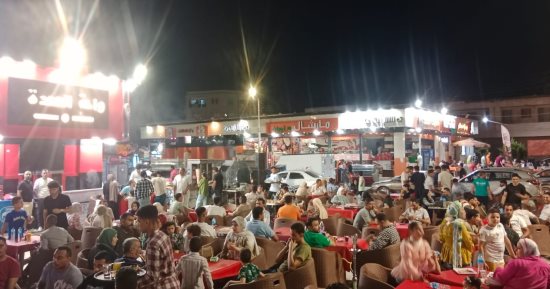 مصيف بلطيم كامل العدد ليلا فى رابع عيد الأضحى وإقبال مليون مصطاف.. صور
