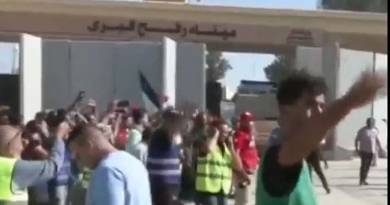 مصدر رفيع المستوى: لا صحة لما تردد بشأن موافقة مصر المشاركة فى قوة عربية تابعة للأمم المتحدة للسيطرة على المعابر مع غزة.. فيديو
