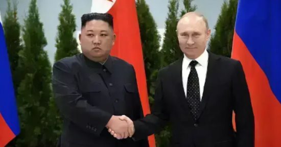 أسوشيتدبرس: بوتين مستعد لتحدى الغرب بشكل غير مسبوق بعد اتفاقه مع كوريا الشمالية