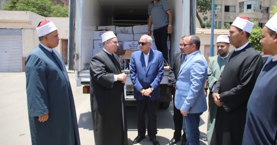 محافظ الجيزة يشهد تسليم 2 طن من لحوم الصكوك لتوزيعها على الأسر الأولى بالرعاية