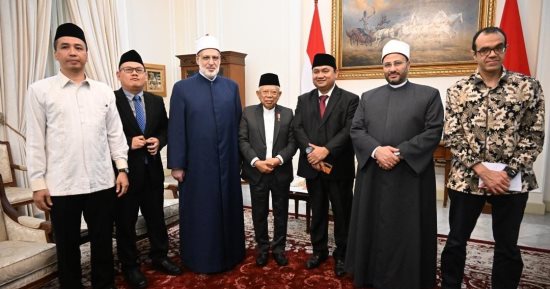 وكيل الأزهر يلتقى نائب رئيس إندونيسيا لبحث سبل تعزيز التعاون المشترك