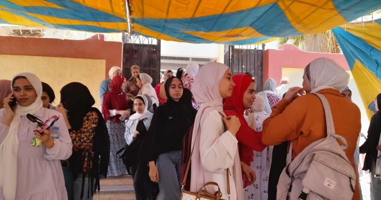 طلاب الثانوية العامة بجنوب سيناء يشكون من صعوبة أسئلة امتحان اللغة العربية