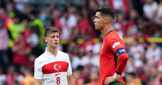 رونالدو يرفض مصافحة جولر بعد ثلاثية البرتغال ضد تركيا.. فيديو