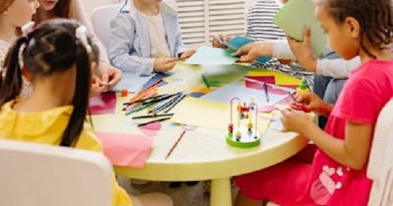 لو طفلك هينزل الحضانة لأول مرة.. 4 خطوات تزود حماسه وتجنبه البكاء 