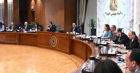 رئيس الوزراء يتابع الترتيبات الأخيرة لانعقاد مؤتمر الاستثمار المصرى الأوروبى