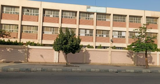 توافد طلاب الثانوية العامة لأداء امتحان اللغة الثانية بالمنوفية.. مباشر