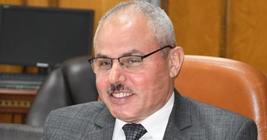 اعتماد نتيجة الدفعة الأولى للبرامج المميزة بكلية التجارة جامعة قناة السويس 
