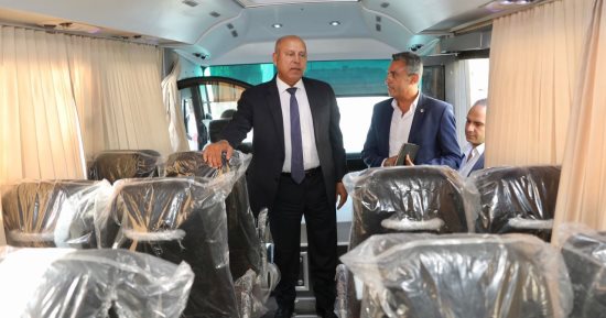 وزير النقل: لن يتم استيراد أتوبيسات من الخارج ونعتمد على الإنتاج المحلى.. صور