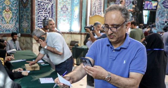 بداية الصمت الإنتخابى تمهيدا لجولة الإعادة فى انتخابات الرئاسة الإيرانية