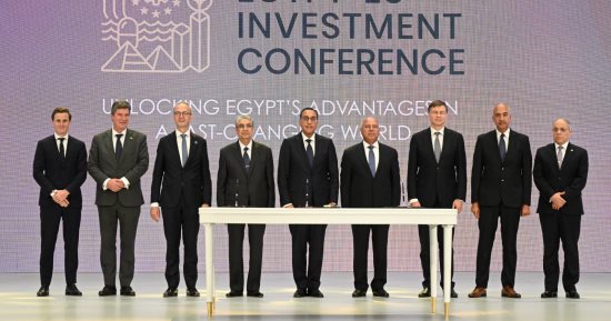 رئيس الوزراء يشهد توقيع الاتفاقية الخاصة بمشروع إنتاج الهيدروجين الأخضر بمنطقة جرجوب