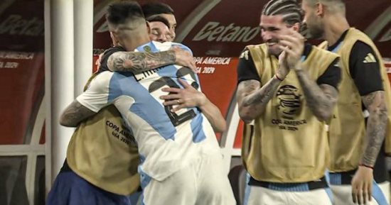 الأرجنتين تصعق بيرو بثنائية لاوتارو وكندا تبلغ ربع نهائي كوبا أمريكا لأول مرة