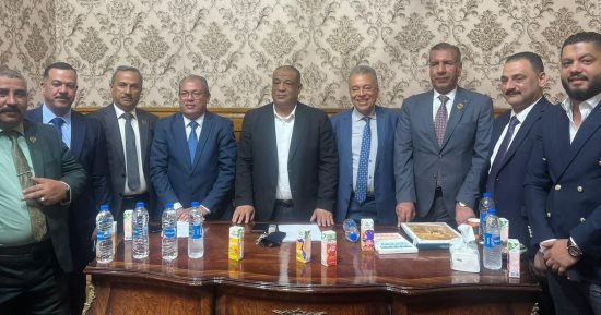 نقيب "محاميى شمال القاهرة" يستقبل وفدا من محامى العراق