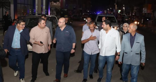 محافظ بنى سويف يتابع "ميدانياً" تطبيق قرار غلق المحال التجارية
