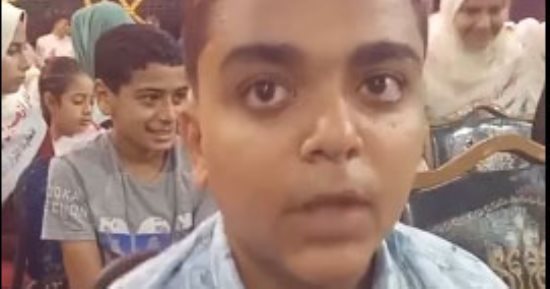 عمر عماد صاحب صوت ذهبي في تلاوة القرآن الكريم والإنشاد.. مباشر