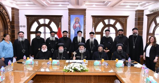 البابا تواضروس الثانى يجتمع بالمجلس الإكليريكى الفرعى للإسكندرية.. صور