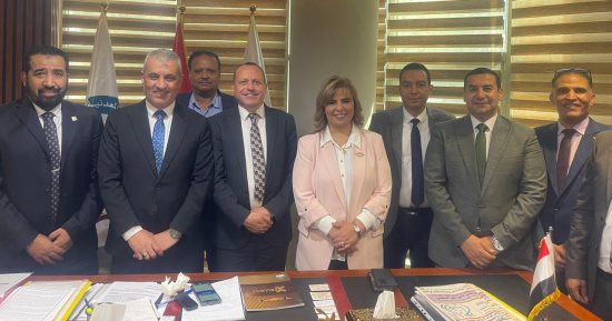 أحمد السروجى رئيسا لنقابة البترول بالإجماع.. وعايدة محى الدين أمينا عاما
