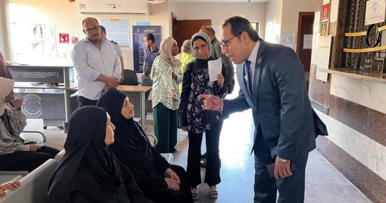 جولة للمشرف على الرعاية الصحية بالأقصر لمتابعة العمل بمنشآت الهيئة.. صور