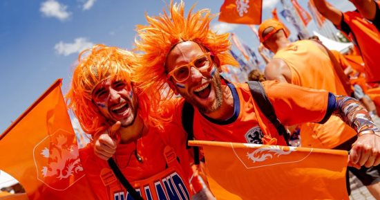 جماهير الطواحين تشعل أجواء مباراة هولندا ضد تركيا في يورو 2024.. فيديو