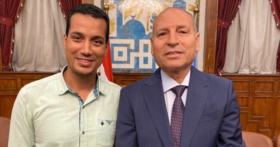 محافظ القاهرة فى تصريحات لـ"اليوم السابع": سأهتم بالتشجير وخدمة المواطن ومواجهة المقاهى العشوائية.. ويؤكد: لن يضار أحد من إزالة بعض المناطق وسكان مدينة الأمل لن يدفعوا فارق تطوير.. وهذه رؤيتى لحل المشاكل