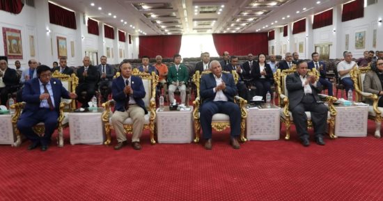 محافظ الوادى الجديد يعقد اجتماعًا مع الوفد "المصرى - الصينى" لبحث فرص الاستثمار