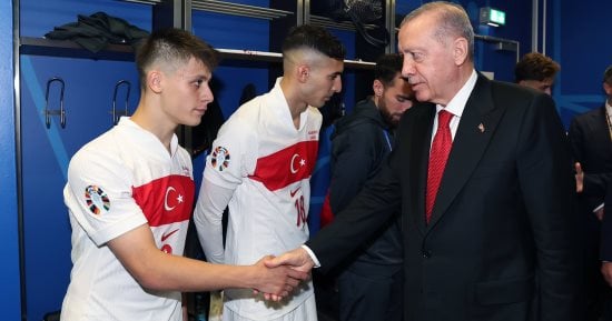أردوغان يدعم لاعبى منتخب تركيا رغم وداع يورو 2024.. فيديو
