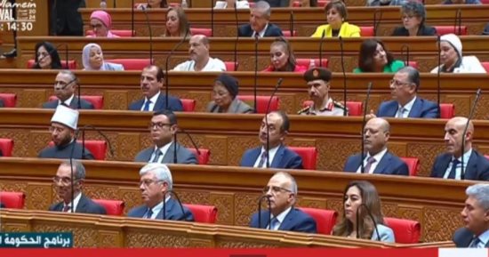 تلاوة قرار رئيس الجمهورية بتعيين نواب الوزراء أمام الجلسة العامة للنواب