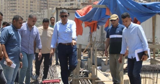 العمل الميدانى والتواجد مع المواطنين على رأس الأولويات.. محافظ الجيزة الجديد يبدأ العمل من الشارع ويواجه الأزمات بالحلول.. يعلن بدء تنفيذ خط مياه لإنهاء الانقطاعات بالطوابق.. ويؤكد:"صوت المواطن لازم يبقى مسموع"