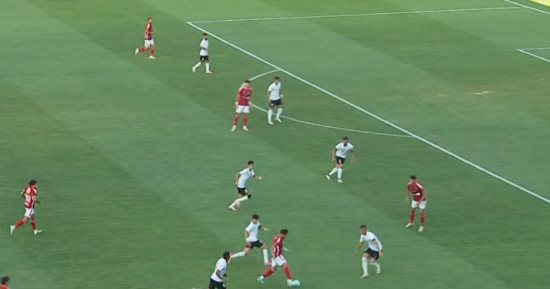 الأهلي يفلت من الخسارة ضد طلائع الجيش في شوط أول سلبي .. فيديو