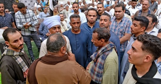 القودة تنهى خصومة ثأرية بين عائلتي "زيدان" و"علام" بالبلينا سوهاج.. صور
