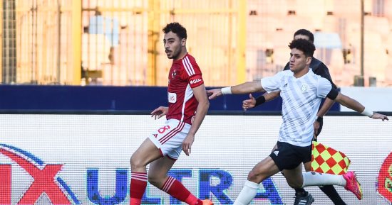 الأهلى يهزم الطلائع 2 - 0 ويواصل مطاردة بيراميدز على صدارة الدورى