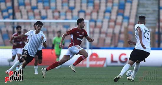 الأهلي يكتفي بتعادل سلبي مع طلائع الجيش في الشوط الأول